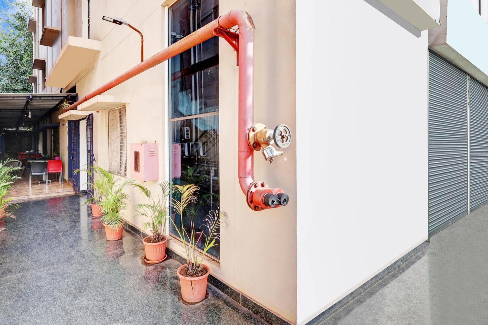 Super Collection O Dabagardens Near Beach Road Visakhapatnam Ngoại thất bức ảnh