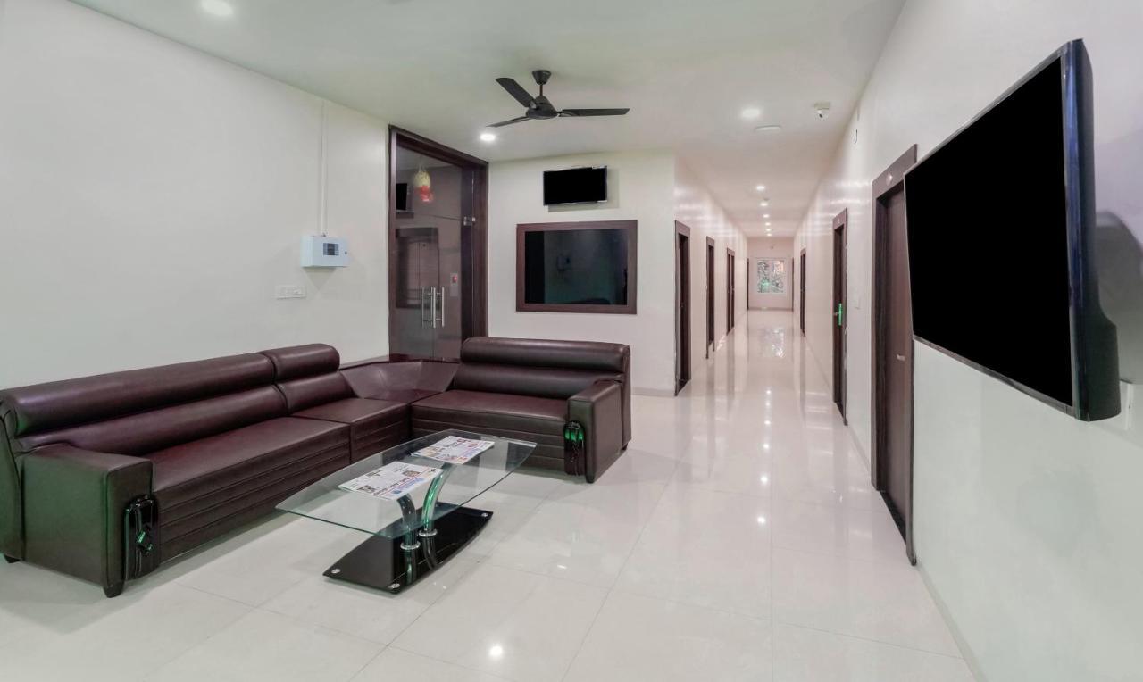 Super Collection O Dabagardens Near Beach Road Visakhapatnam Ngoại thất bức ảnh